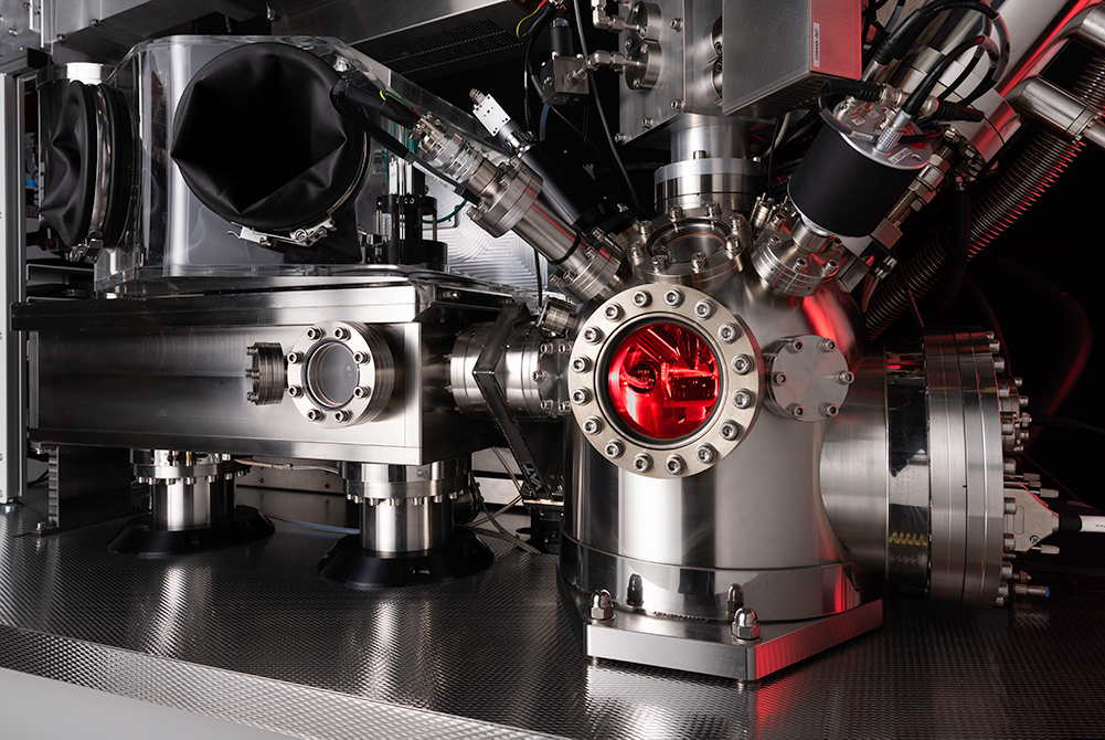 The analysis chamber of the J105 SIMS